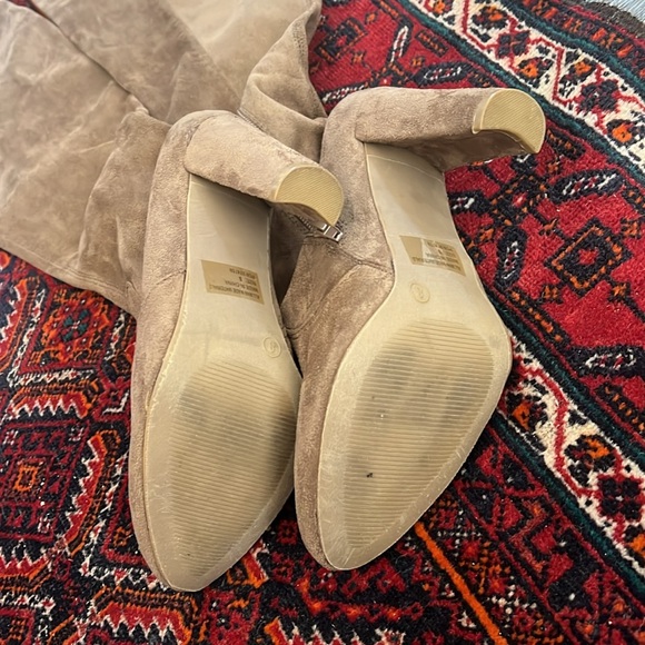 Knee high brown suede high heel boots - Picture 2 of 5